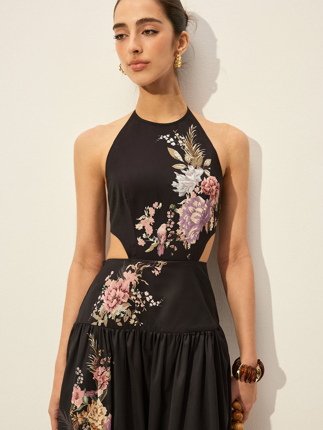 Robe Longue à Fleurs avec Décolleté Maintenu et Découpe