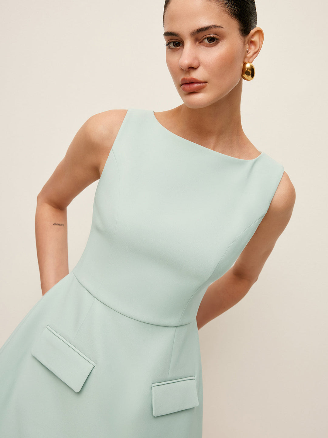 Robe sans manches à détail de poche