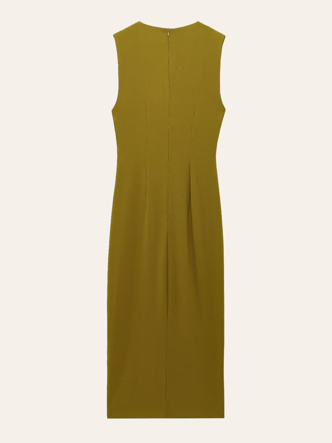 Robe à manches courtes avec détail en métal et taille froncée