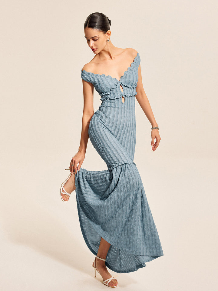 Robe à épaules dénudées avec volants