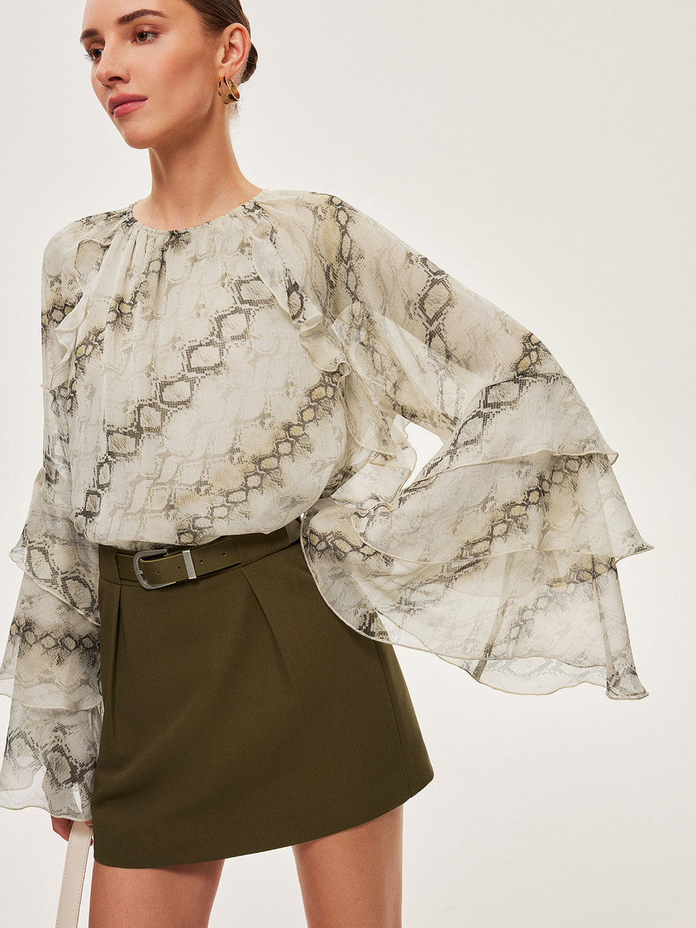 Blouse en mousseline à manches volantées et imprimé semi-transparent