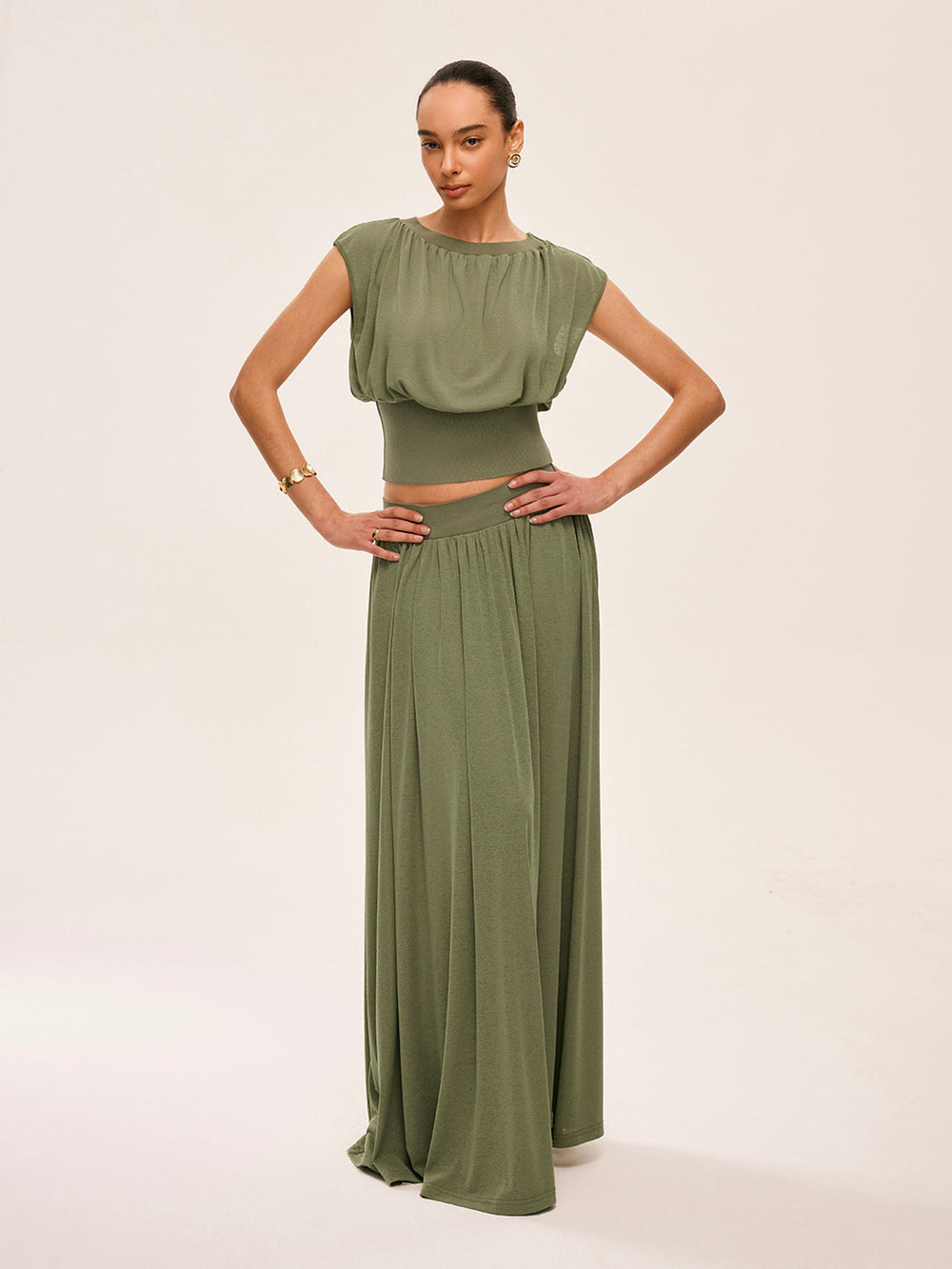 Ensemble haut à taille froncée et jupe fluide