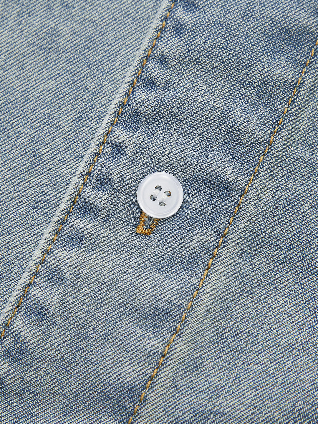 Chemise courte en jean à col asymétrique