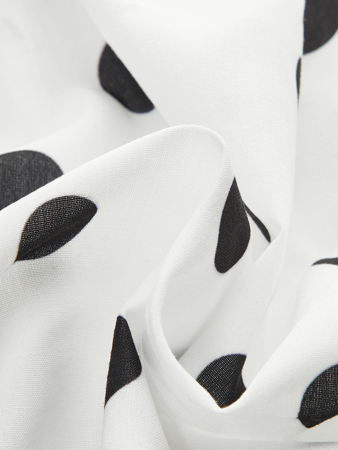 Robe à pois à encolure à nouer avec fermeture éclair