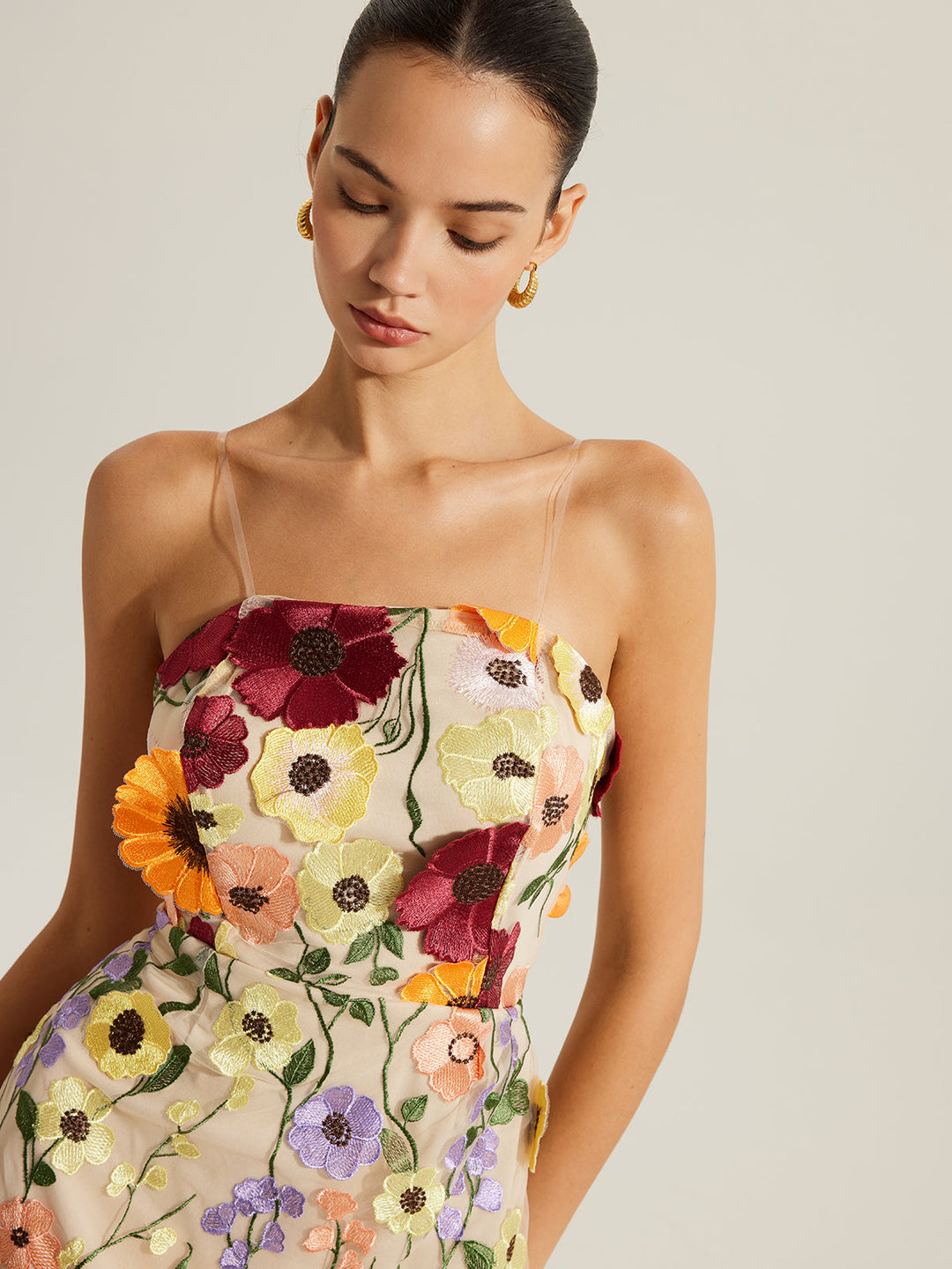 Robe Longue Fleurie Brodé Semi-Transparente Avec Bretelles Transparents