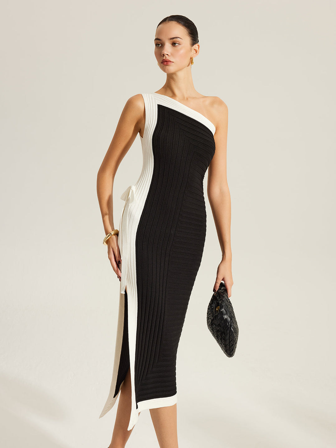 Robe en maille à épaules dénudées color-block à lacets sur le côté