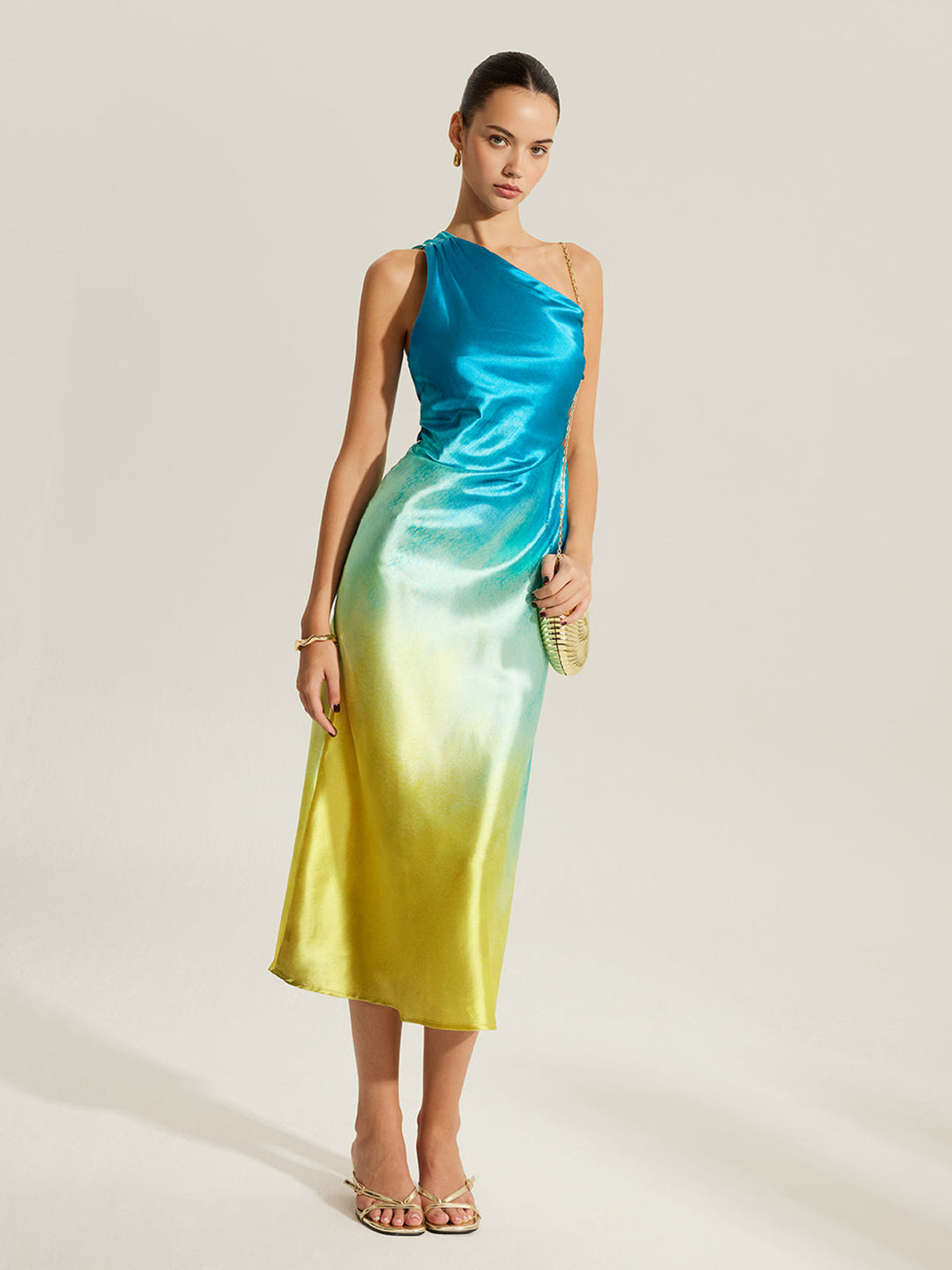 Robe Longue Satinée à Épaules Dénudées avec Détail de Nœud au Dos