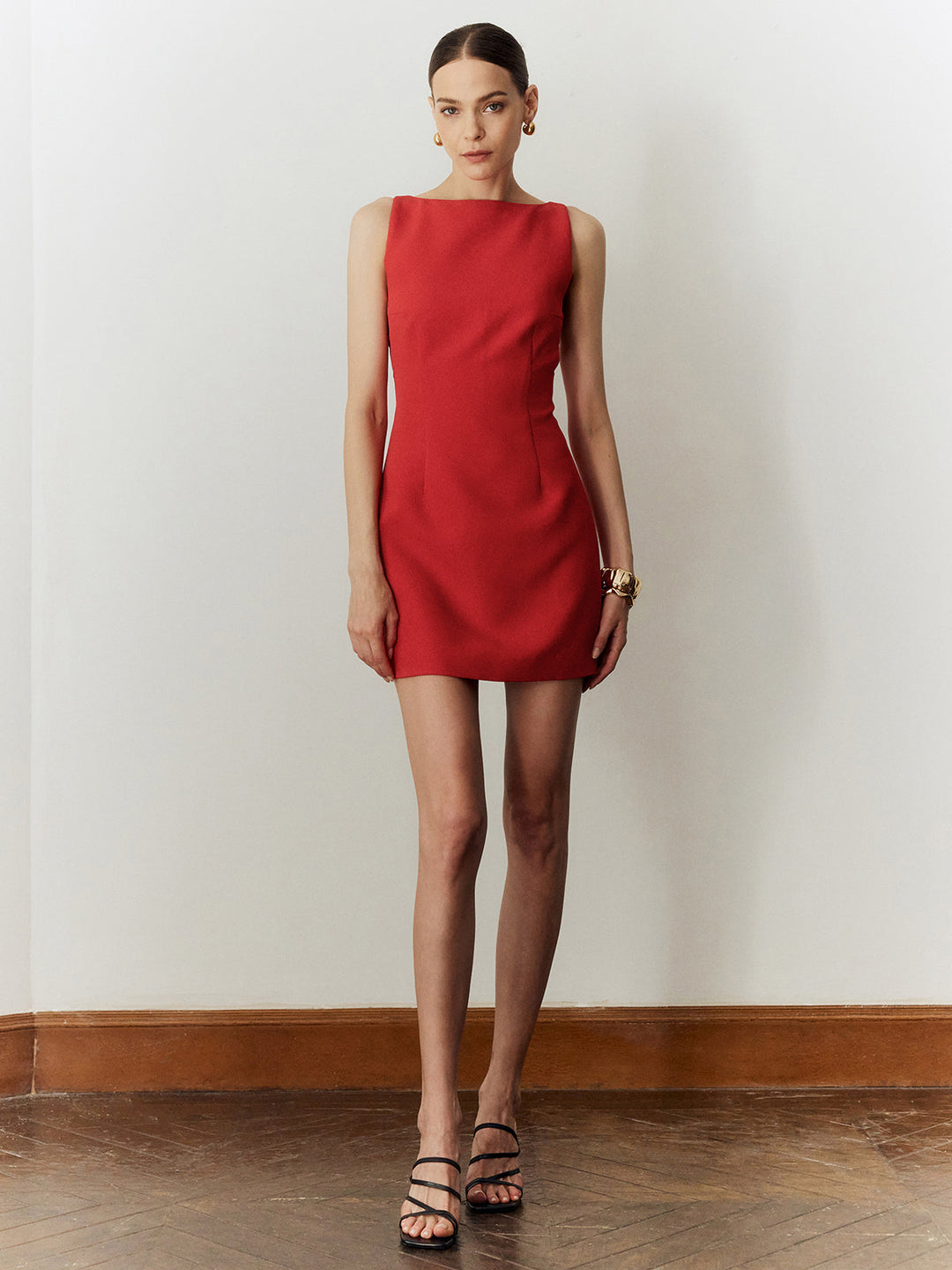 Robe Sans Manches Découpée Unie