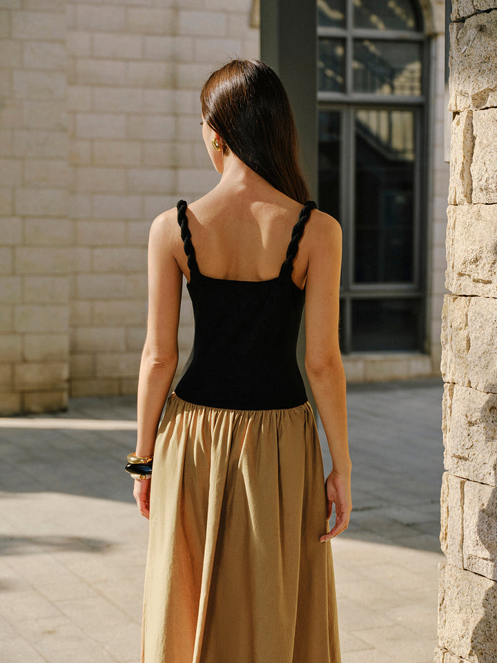 Robe sans manches en lin et coton avec col bénitier et détail métallique