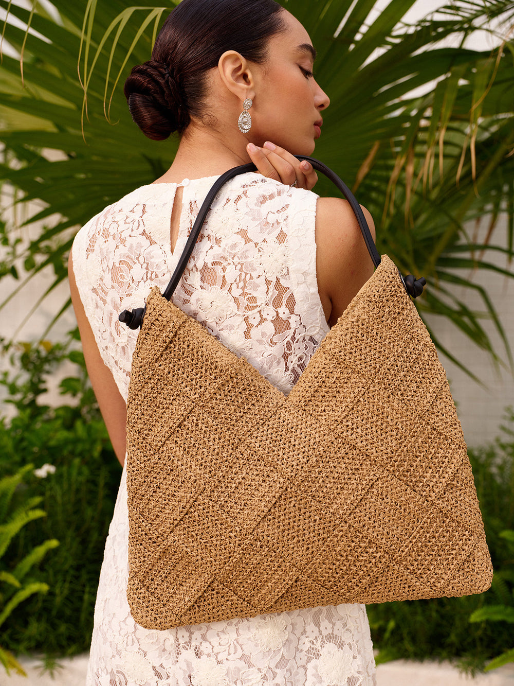 Panier en osier avec anse en similicuir
