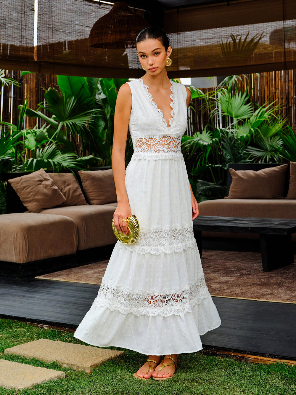 Robe à col en V avec bordure en dentelle semi-transparente