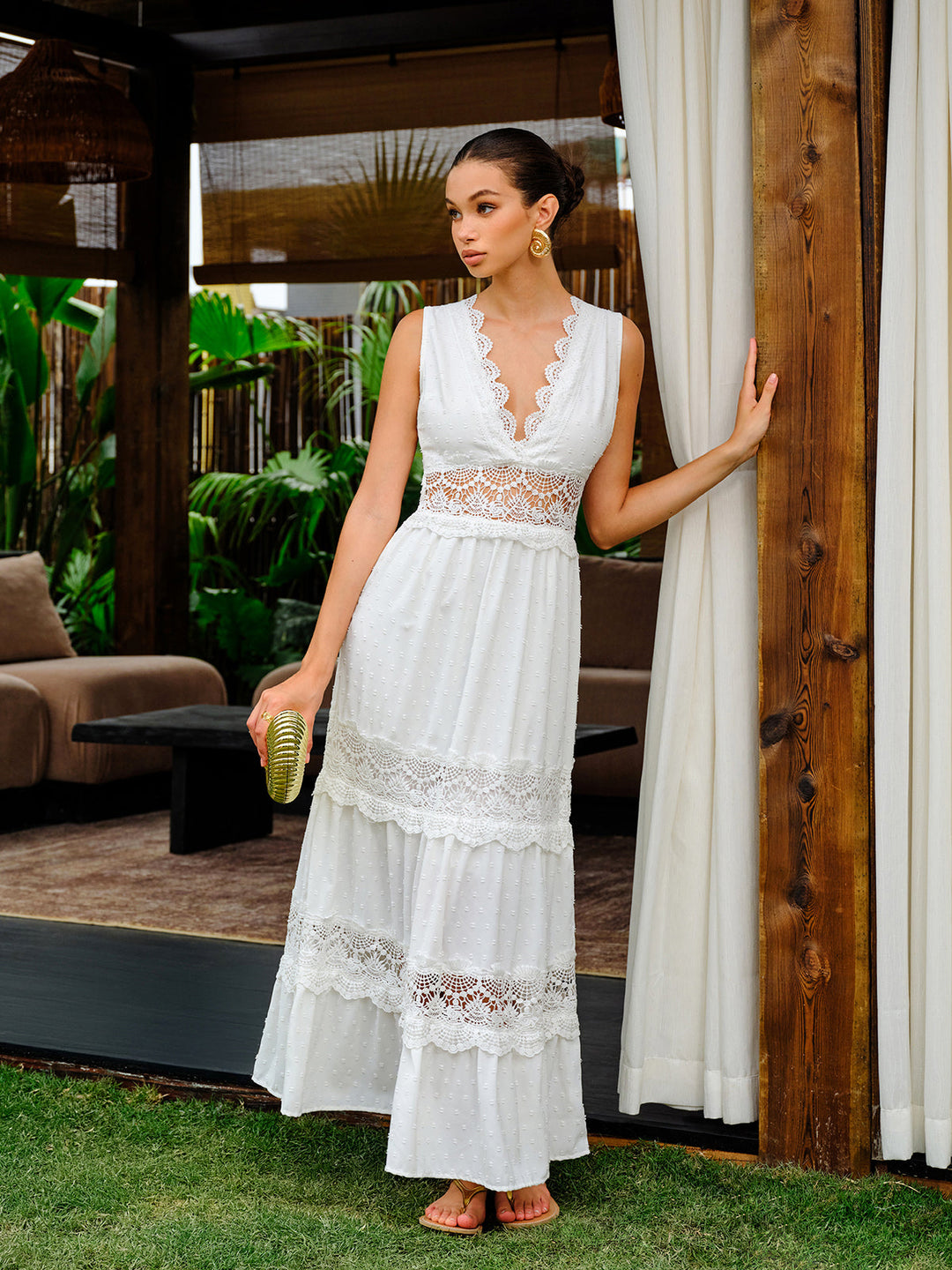 Robe à col en V avec bordure en dentelle semi-transparente