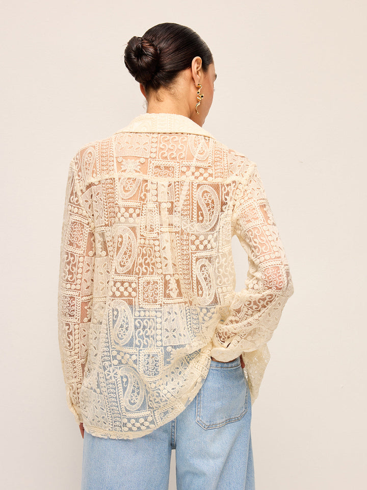 Chemise en coton mélangé à col en dentelle à manches longues