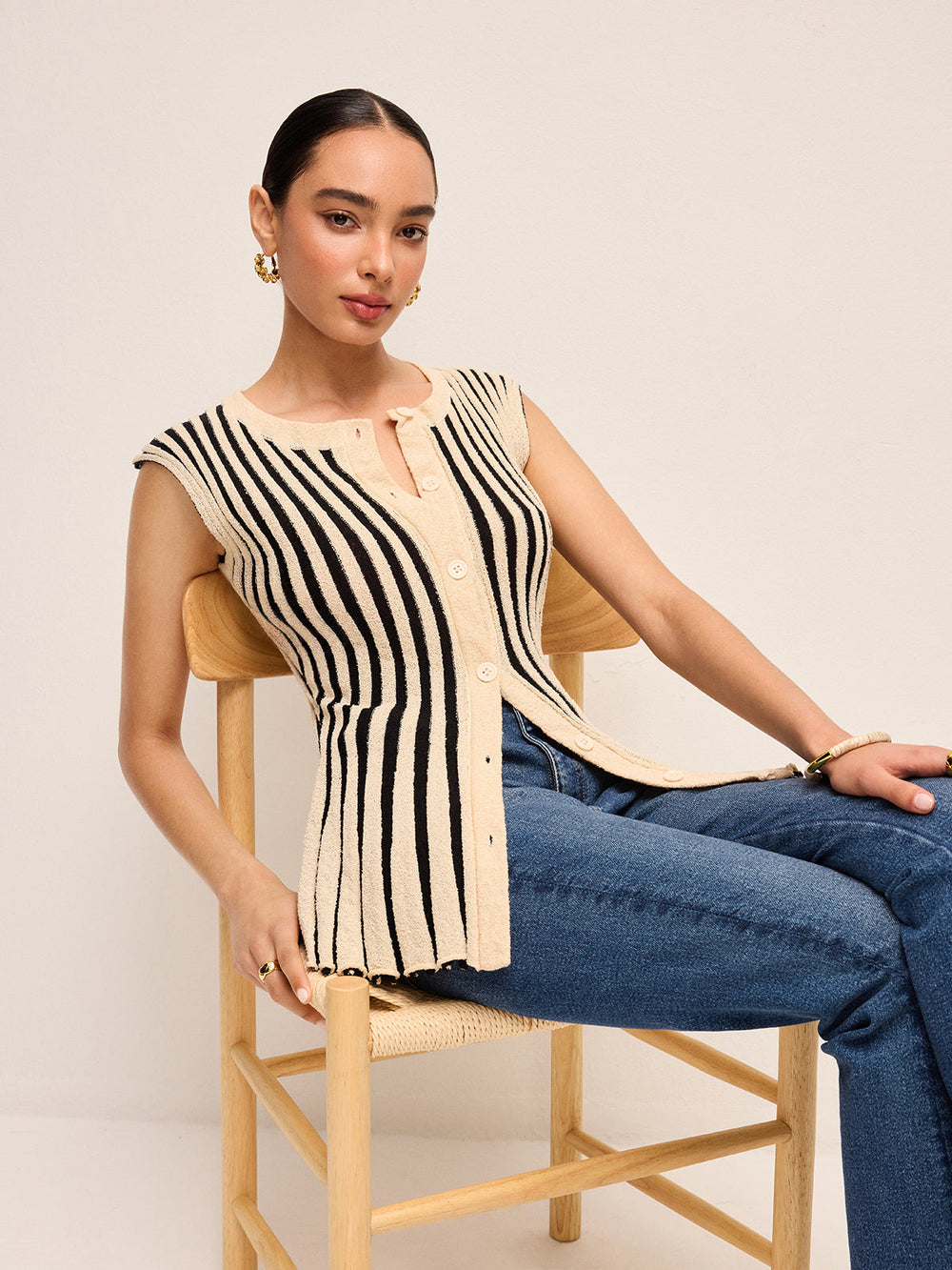 Haut en tricot avec boutons en bande