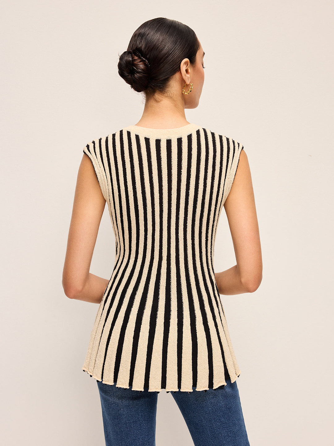 Haut en tricot avec boutons en bande