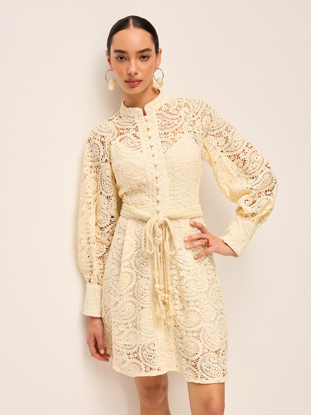 Robe Ceinture Semi-Transparente en Dentelle
