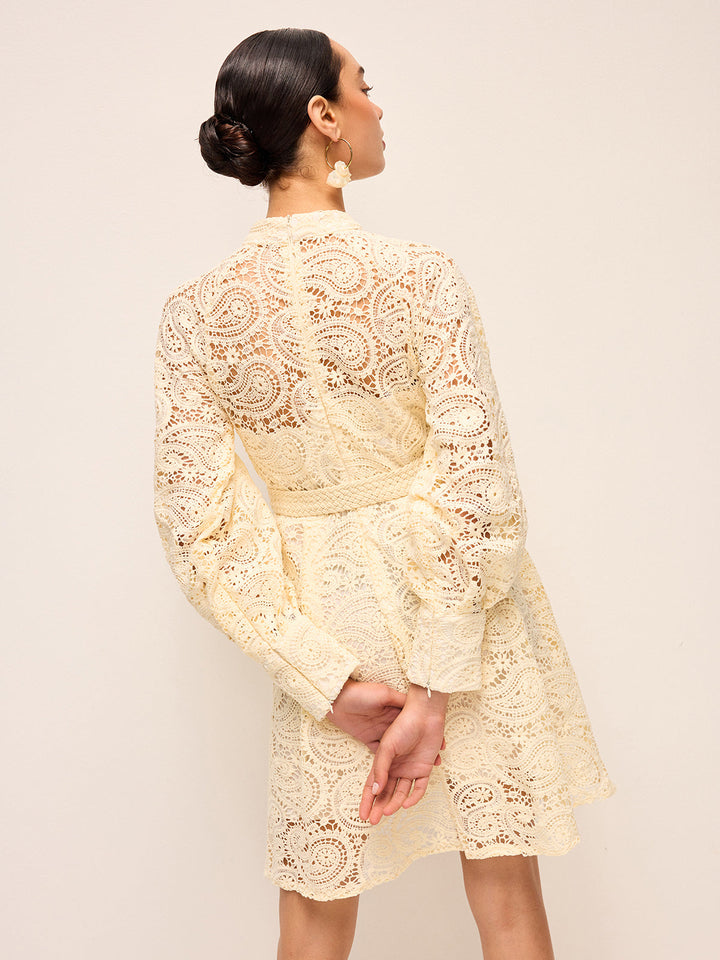Robe Ceinture Semi-Transparente en Dentelle