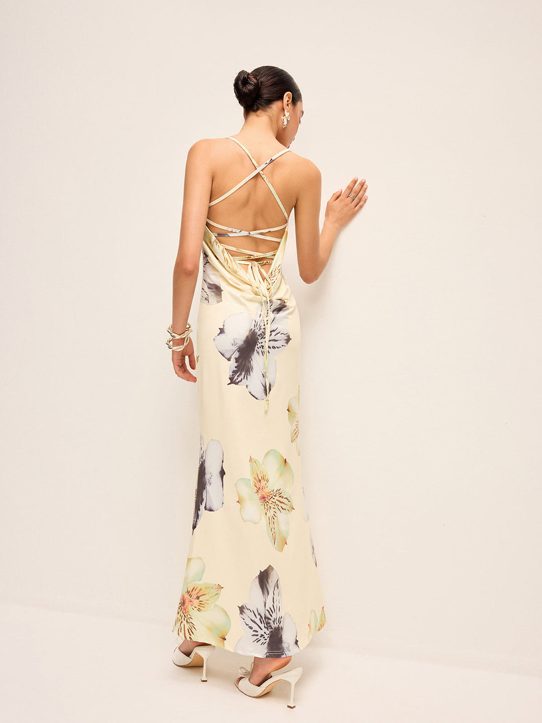 Robe Fleurie Dos Nu à Lacets