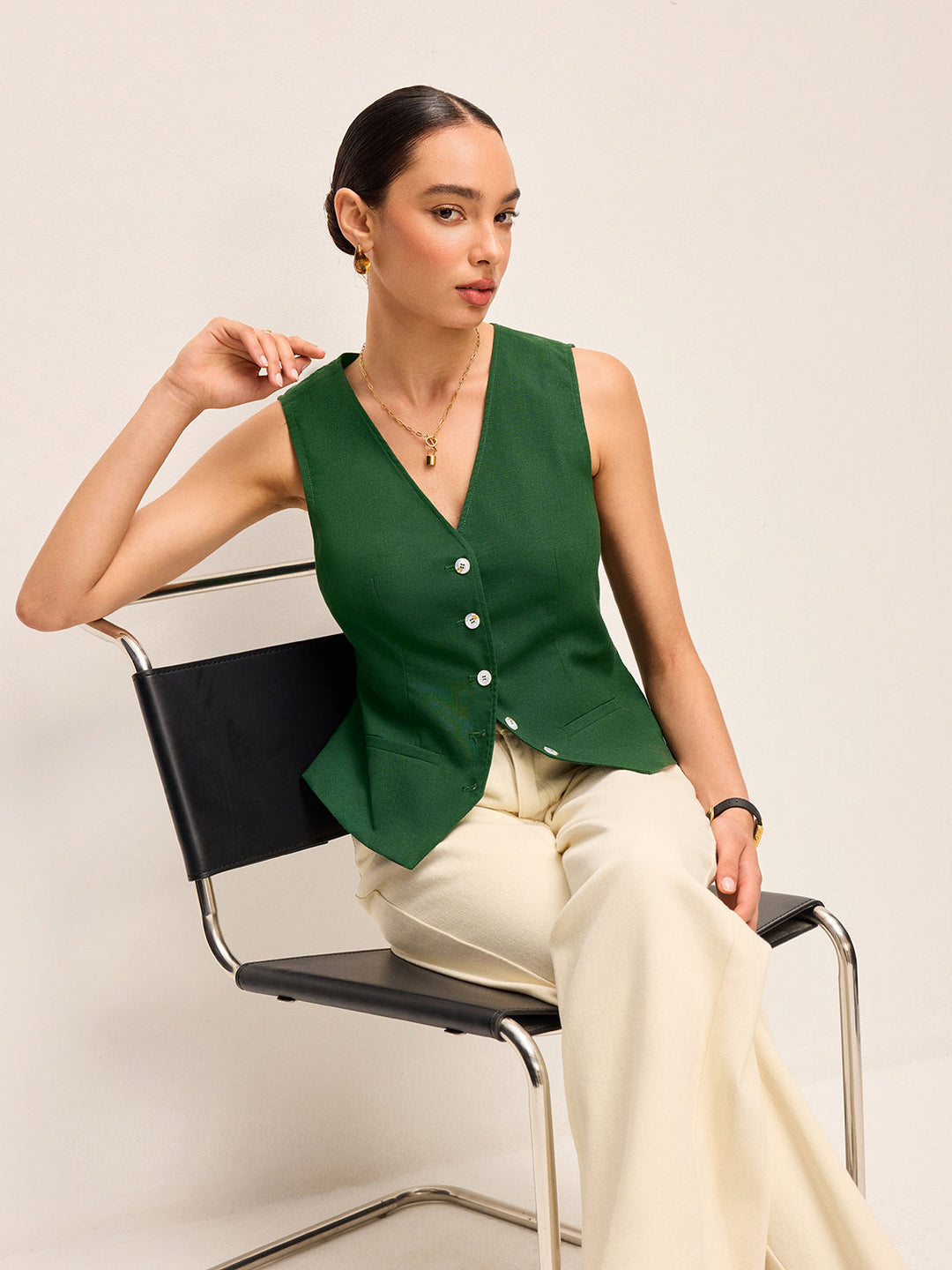 Gilet asymétrique boutonné en coton et lin avec nœud dans le dos