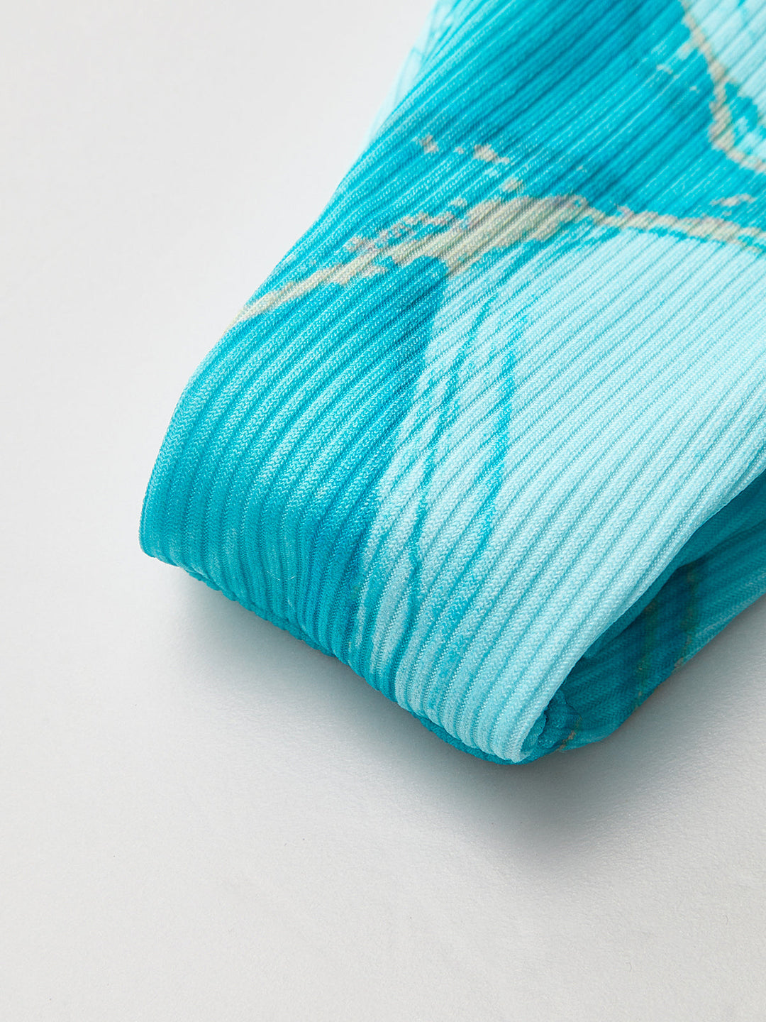 Ensemble bikini imprimé marbre avec jupe de couverture