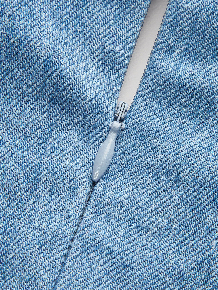 Robe en jean à col licou avec boucle