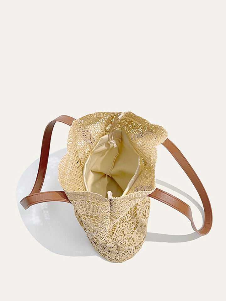 Sac cabas orné de dentelle