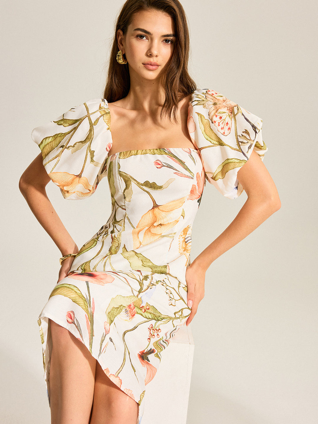 Robe Dos Nu Florale à Manches Bouffantes