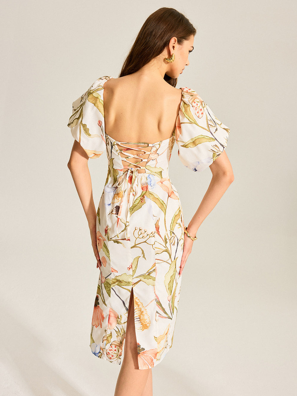 Robe Dos Nu Florale à Manches Bouffantes