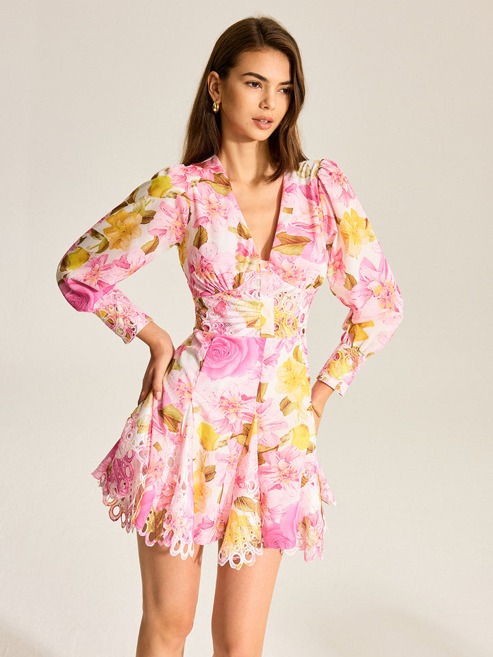 Robe à col en V à imprimé floral avec détail d'œillets