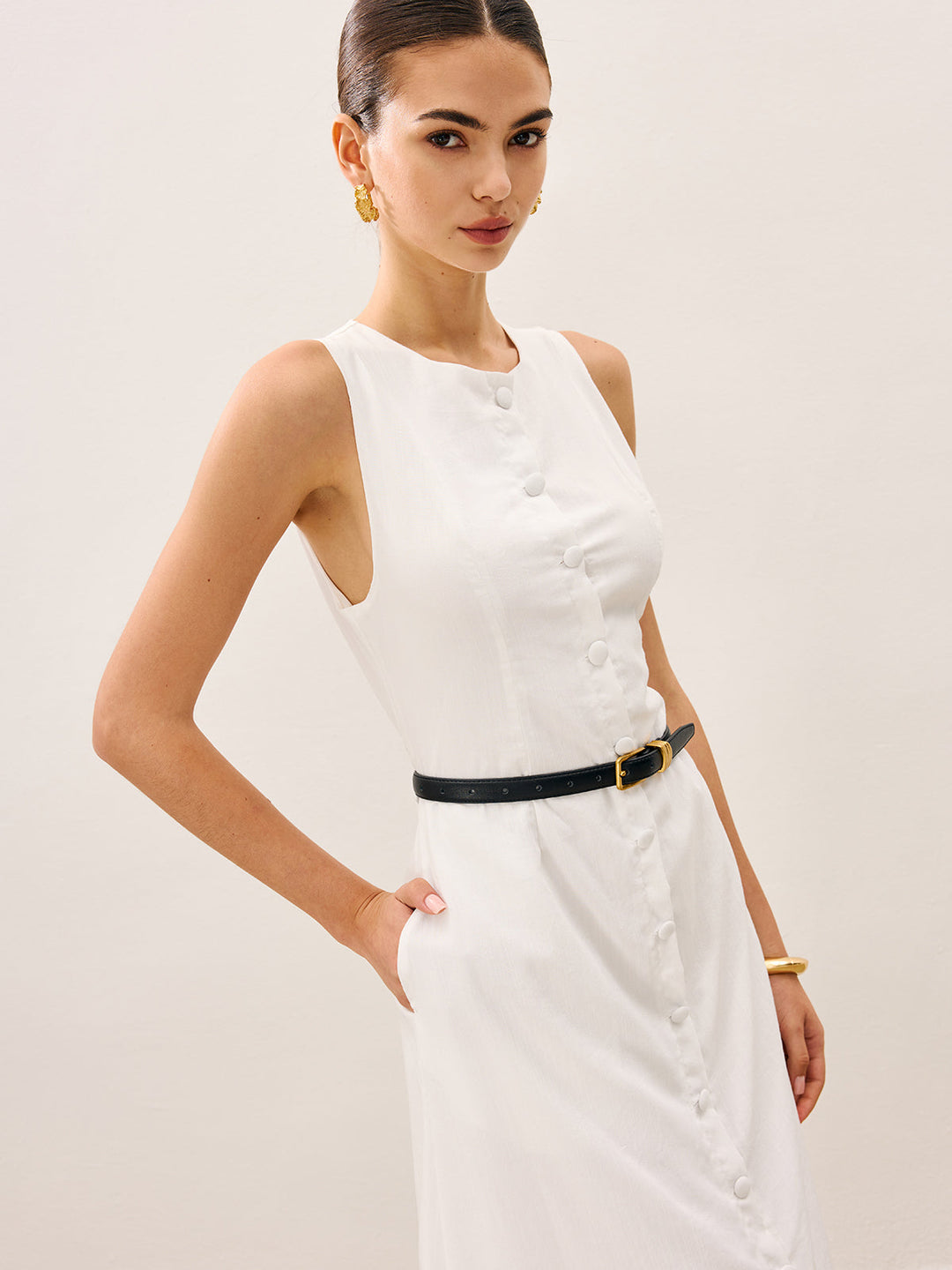 Robe sans manches en coton et lin avec boutonnage sur le devant sans ceinture
