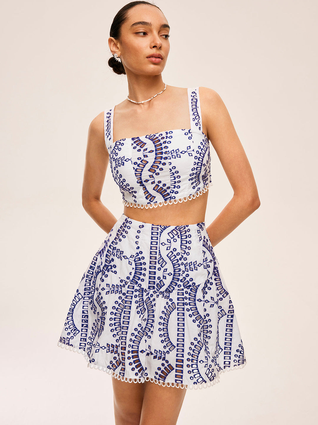 Ensemble Jupe en Dentelle Brodé