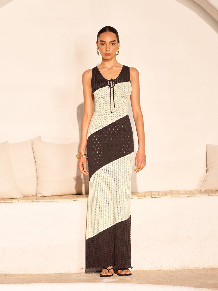 Robe Longue Tricotée à Liens Croisés et Devant CrocheT Bicolore