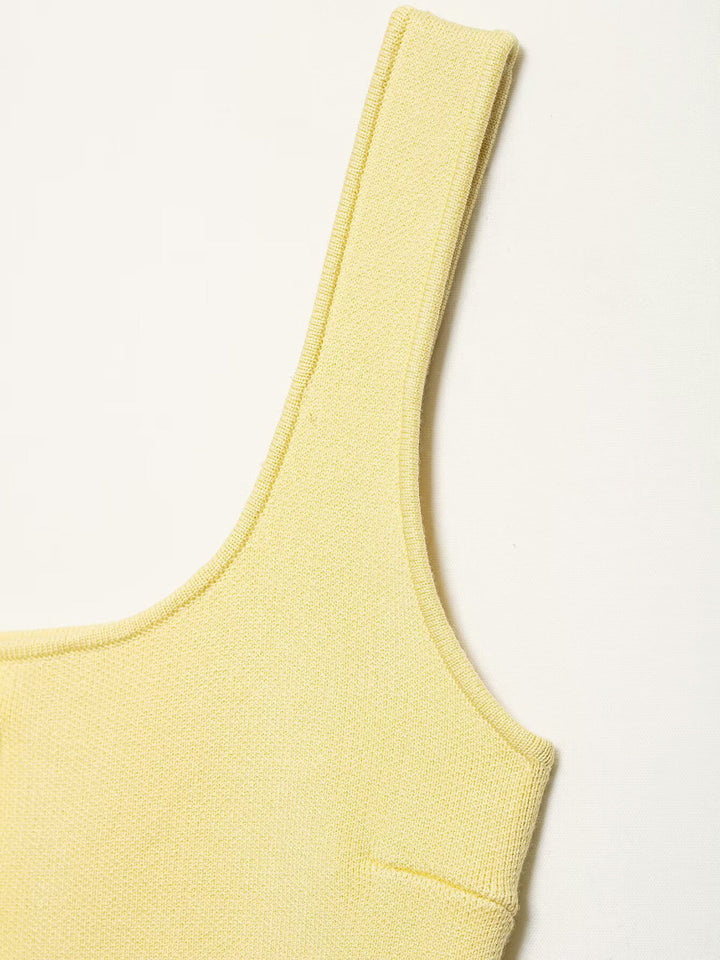 Gilet en tricot côtelé à ourlet incurvé