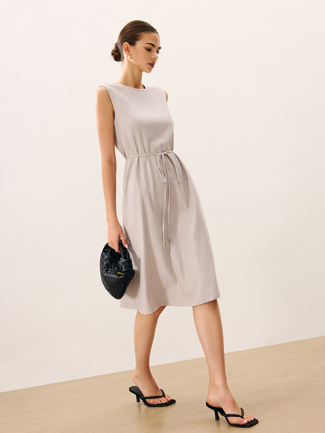 Robe Mi-longue Sans Manches à Détails Liés