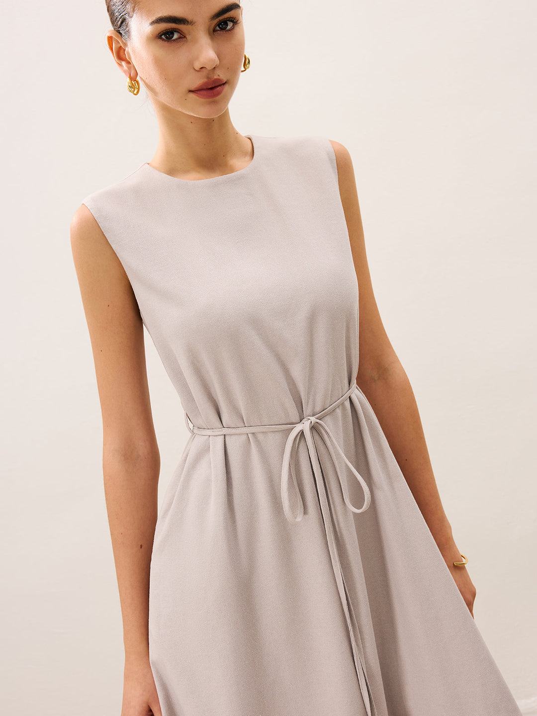 Robe Mi-longue Sans Manches à Détails Liés