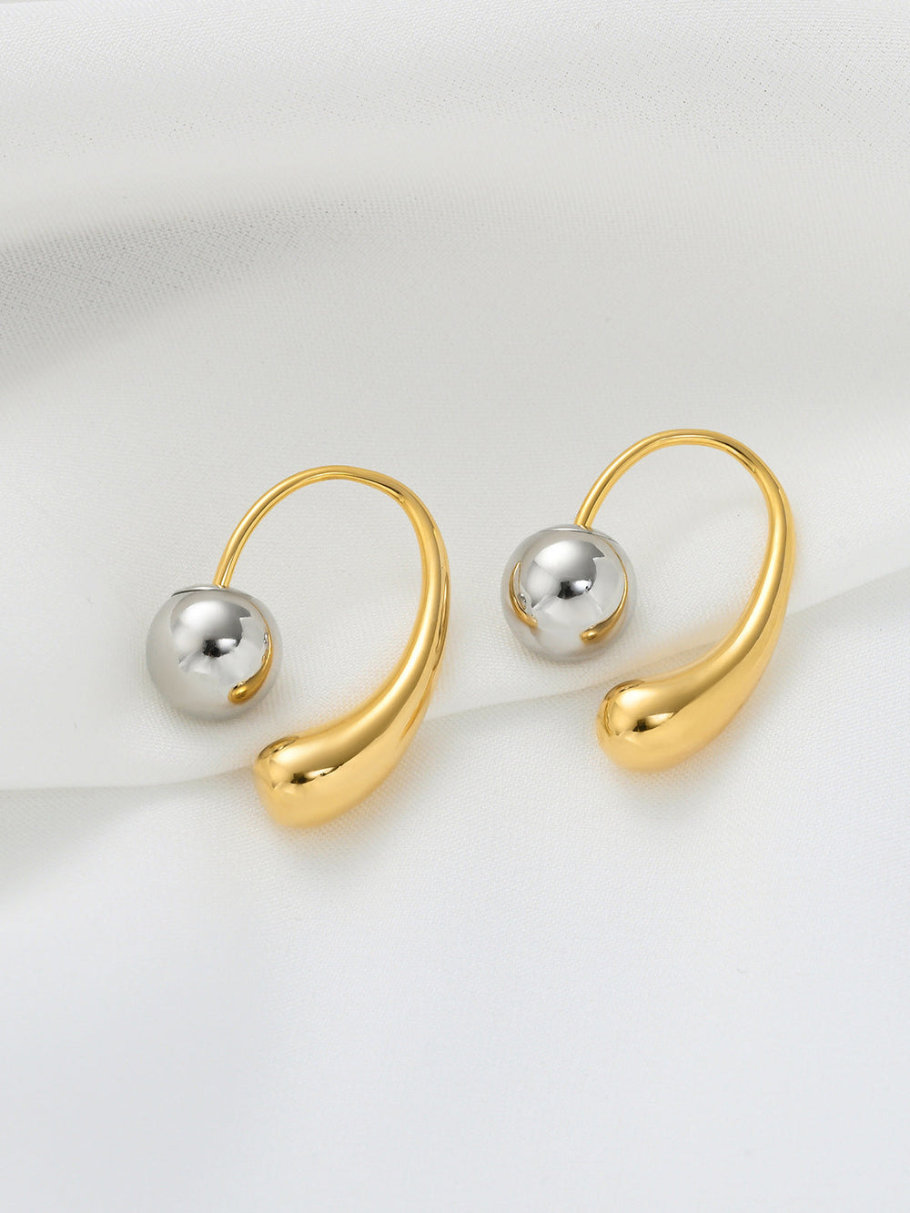 Boucles d'oreilles abstraites bicolores