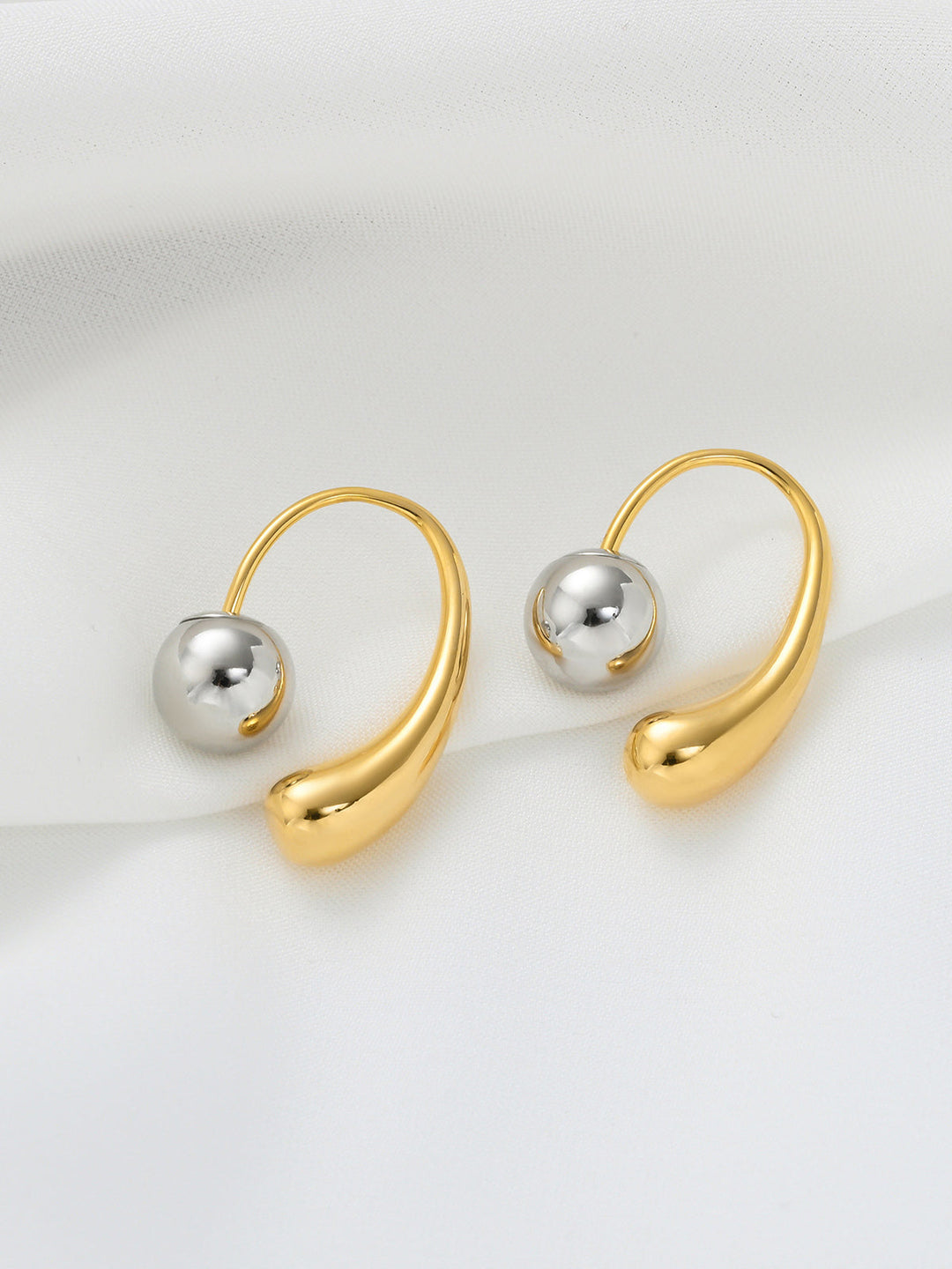 Boucles d'oreilles abstraites bicolores