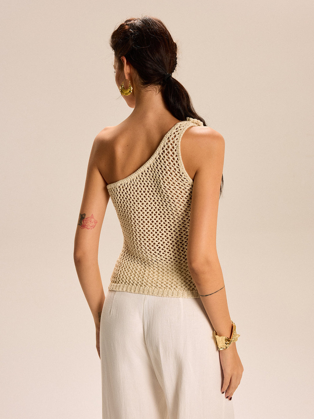 Haut en crochet floral à une épaule