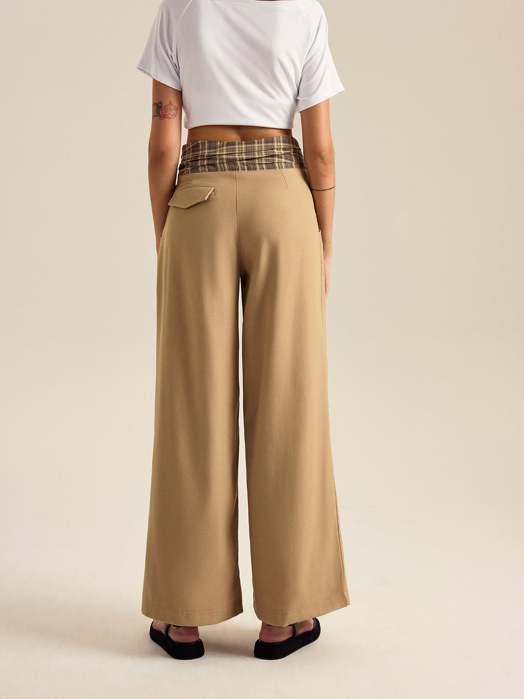Pantalon large à carreaux avec poches