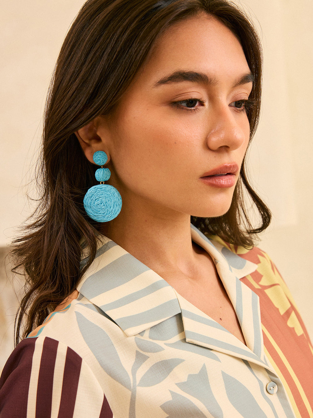 Boucles d'oreilles pendantes triples en raphia