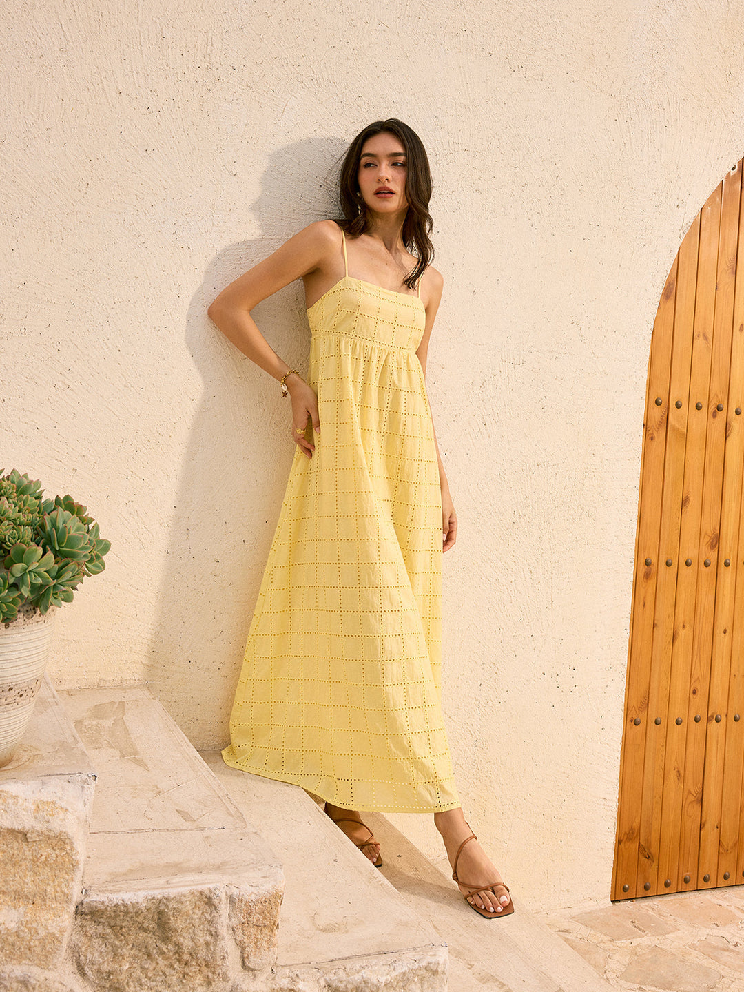 Robe Longue Dos Nu à Œillets