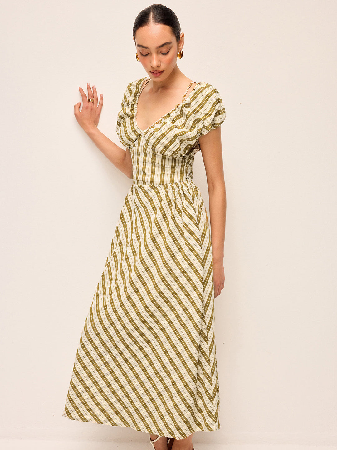 Robe à carreaux à manches bouffantes et col en cœur sans ceinture