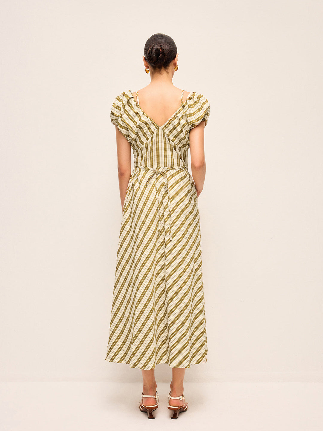 Robe à carreaux à manches bouffantes et col en cœur sans ceinture