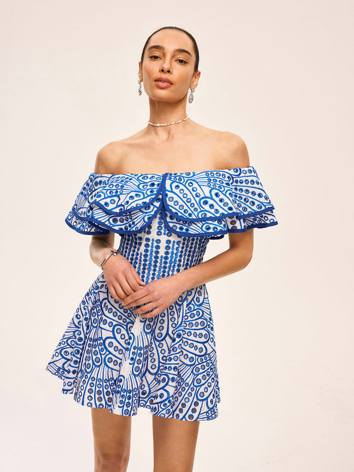 Robe à épaules dénudées à volants semi-transparente