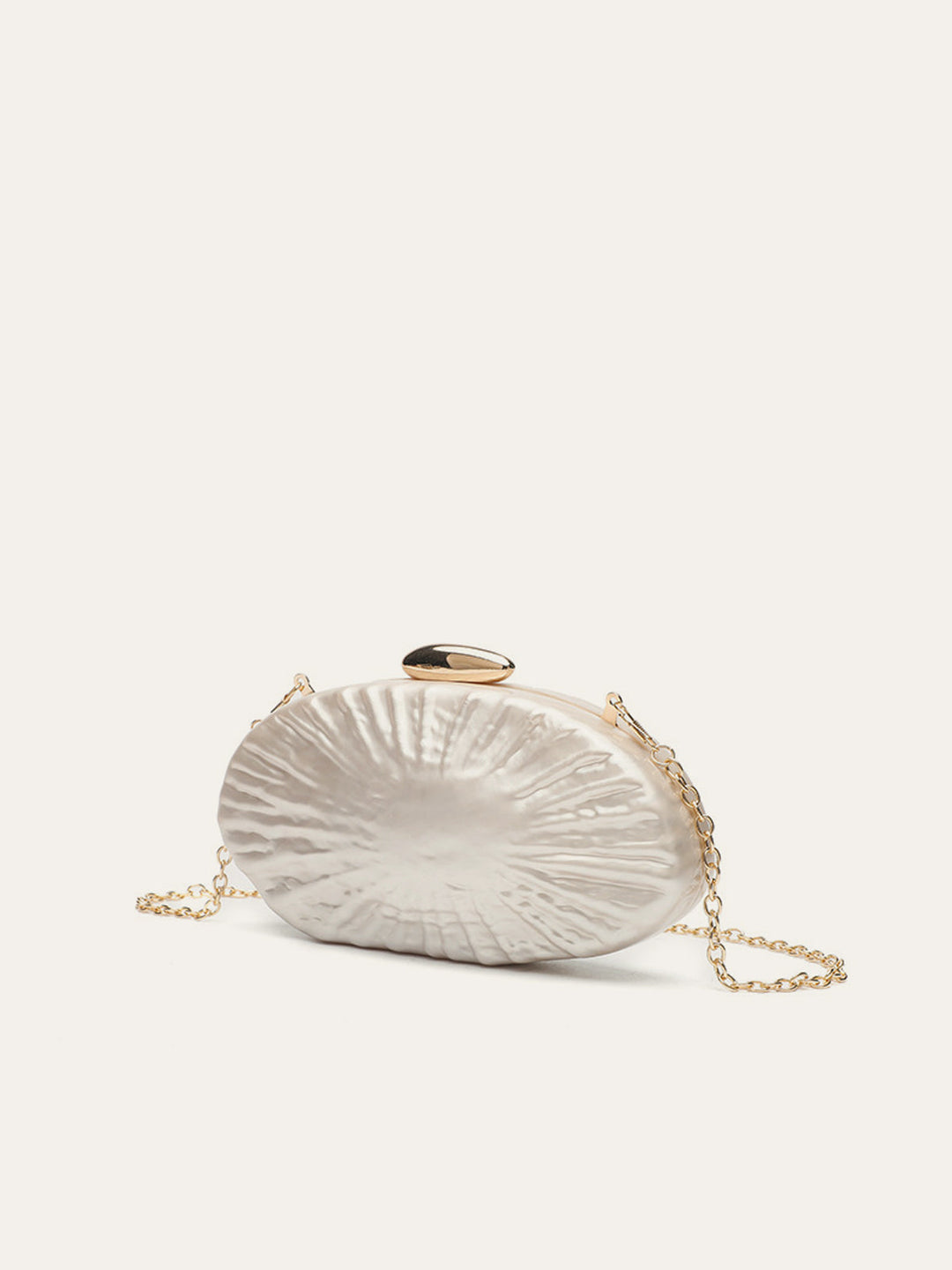 Pochette à texture perle avec chaîne dorée