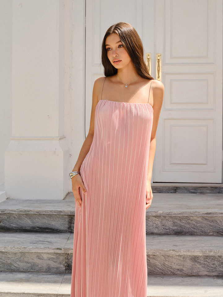 Robe Longue à Bretelles Fines et Plis Verticaux