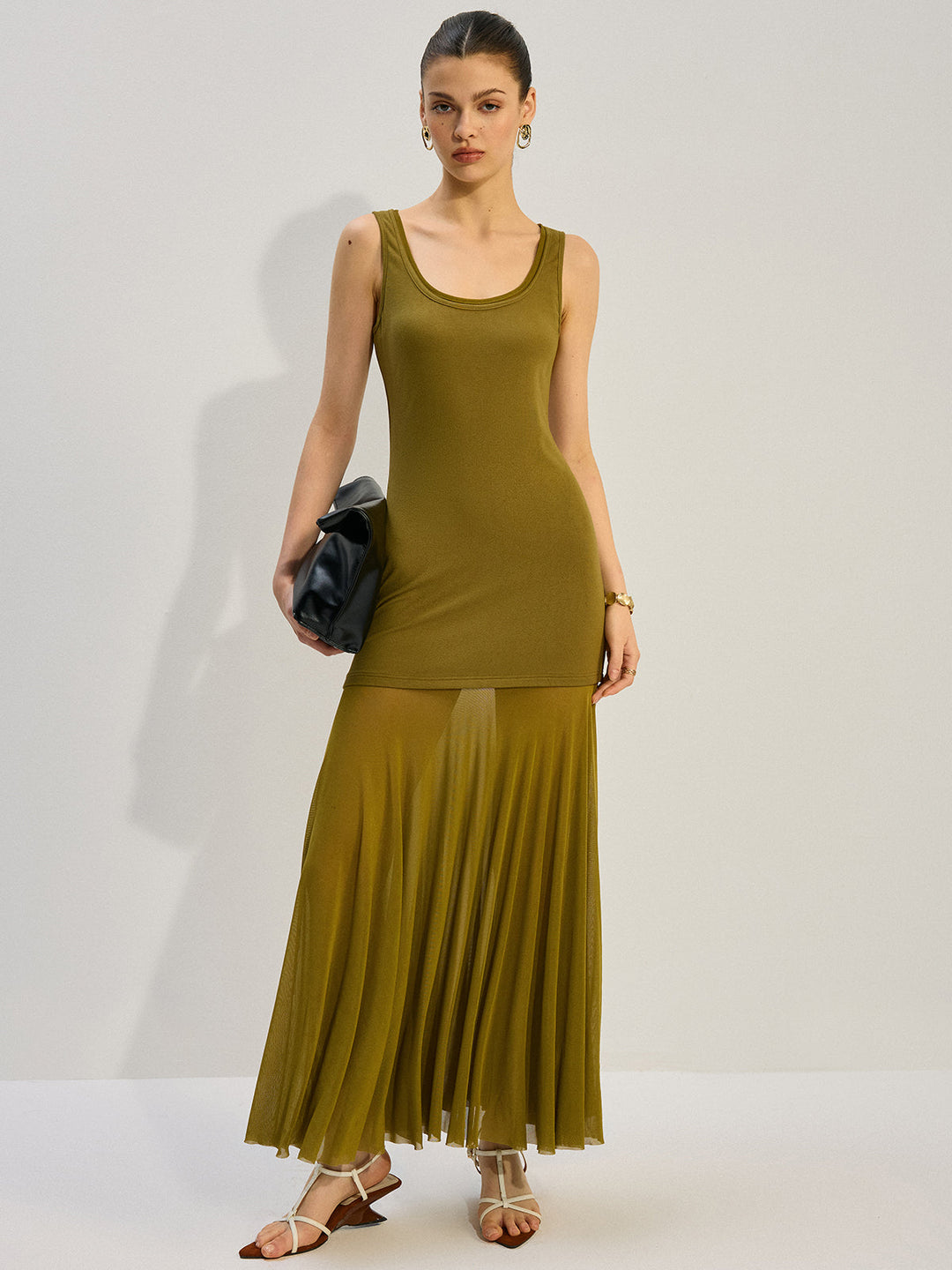 Robe Longue Sans Manches à Empiècements Transparents
