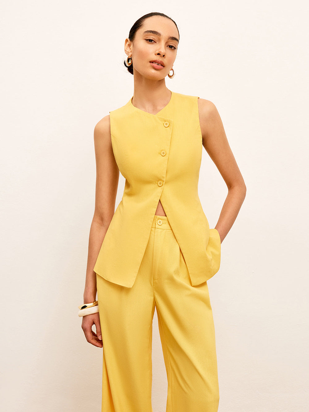 Gilet Sans Manches Boutonné Asymétrique en Lin et Coton