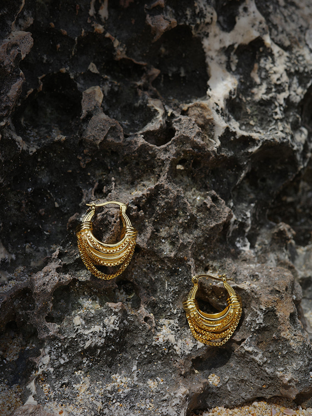 Boucles d'oreilles créoles dorées multicouches