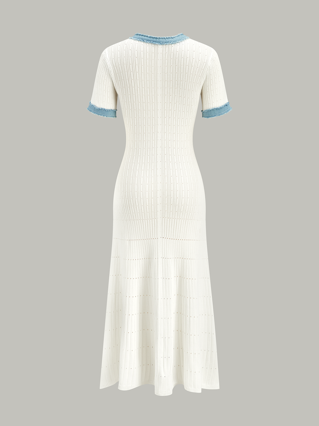 Robe mi-longue en tricot ajustée